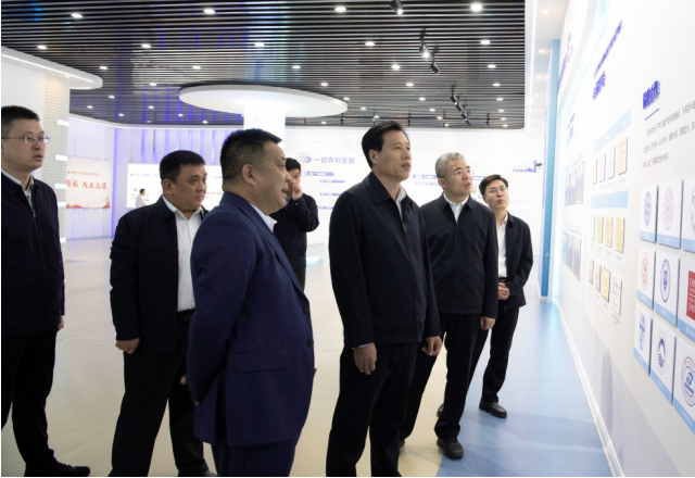 濟(jì)寧市委常委、組織部部長(zhǎng)、統(tǒng)戰(zhàn)部部長(zhǎng)龐建棟到新風(fēng)光調(diào)研